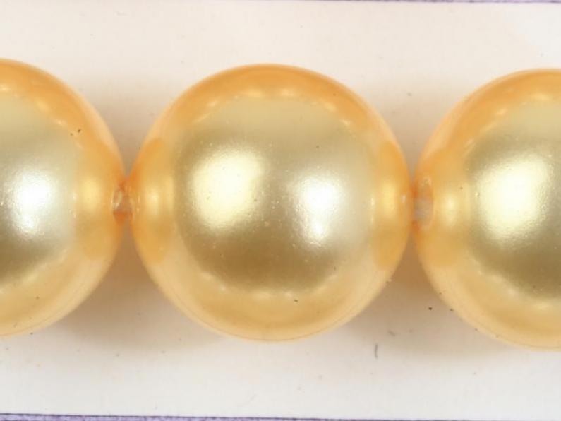 金黃色貝寶珠