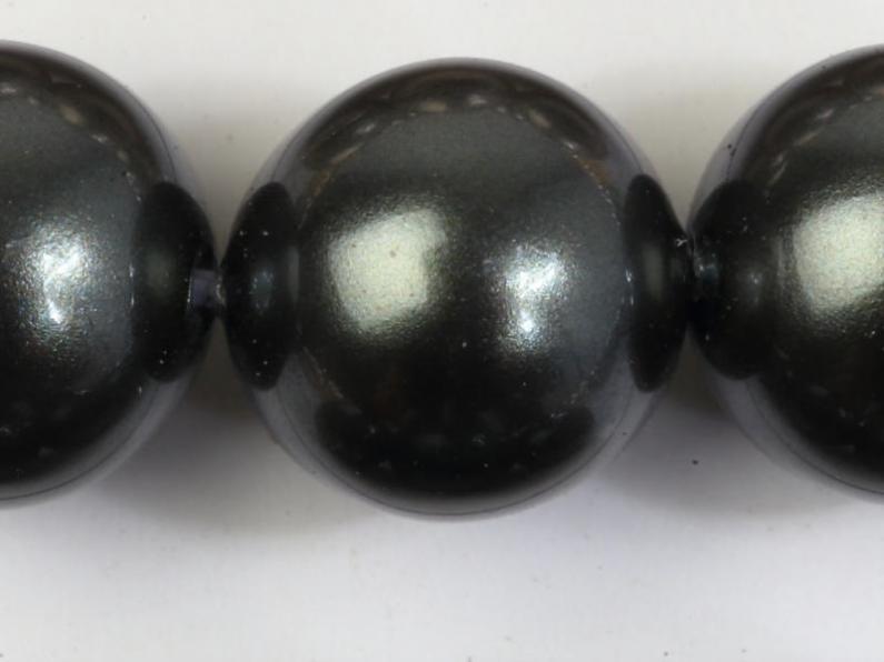 霧黑色貝寶珠